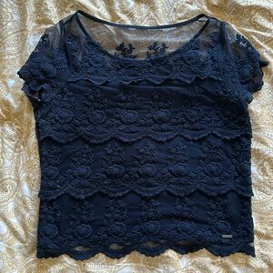 Woman’s Navy Lace Casual Dressy Top Size Medium Abercrombie & Fitch